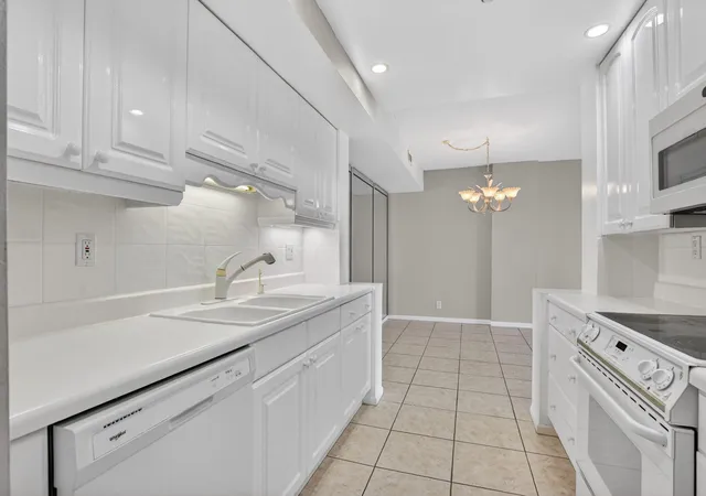 4th image of 250 Ne 20Th St #5220, Boca Raton, FL 33431 | MLS# B26014842