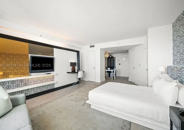 3rd image of 1100 West Ave #819, Miami Beach, FL 33139 | MLS# A12000153