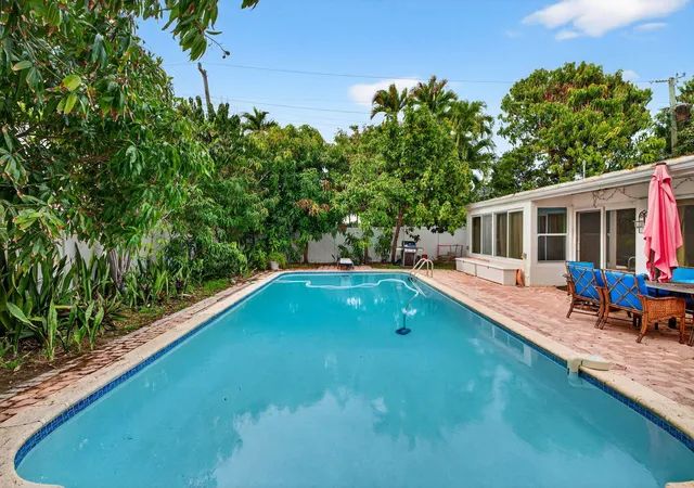 Homes for sale in Fort Lauderdale, FL | 1935 Se 25Th Ave, Fort Lauderdale, FL 33316 | MLS# B26014891