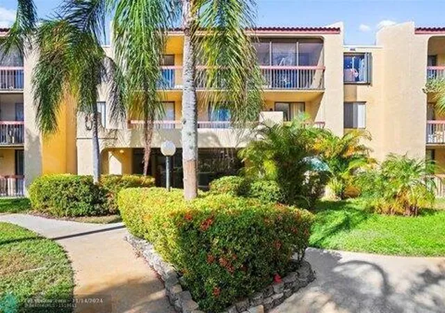 Homes for sale in Deerfield Beach, FL | 733 Se 1St Wy #105, Deerfield Beach, FL 33441 | MLS# B26015044