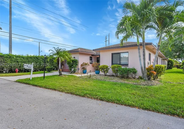 2nd image of 14664 Bonaire #9-1, Delray Beach, FL 33446 | MLS# A12000512