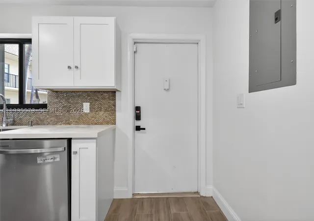 Photo 3 of Condo for sale at 275 Gate Rd #104, Hollywood, FL 33024 | MLS# A11995579 | Listing updated on 2026-10-08