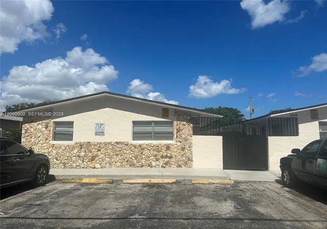 1st image of 904 Sw 10th St, Hallandale Beach, FL 33009 | MLS# A12000600