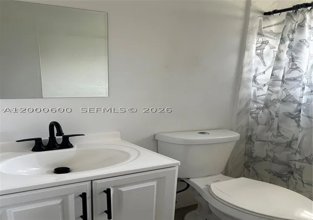 Photo 4 of House for sale at 904 Sw 10Th St, Hallandale Beach, FL 33009 | MLS# A12000600 | Listing updated on 2026-05-13