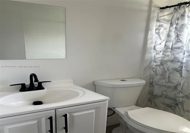 5th image of 904 Sw 10Th St, Hallandale Beach, FL 33009 | MLS# A12000600