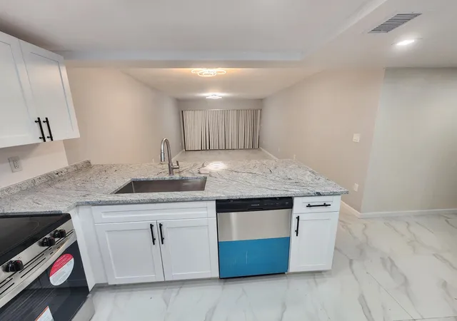 Homes for sale in Plantation, FL | 485 N Pine Island Rd #204a, Plantation, FL 33324 | MLS# B26015135