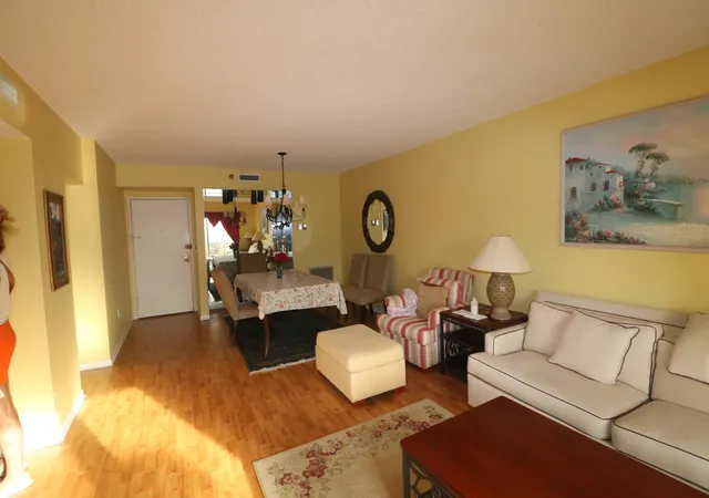 2nd image of 4001 Hillcrest Dr #510, Hollywood, FL 33021 | MLS# B26015169