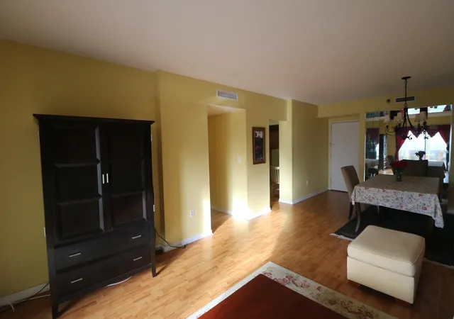 3rd image of 4001 Hillcrest Dr #510, Hollywood, FL 33021 | MLS# B26015169
