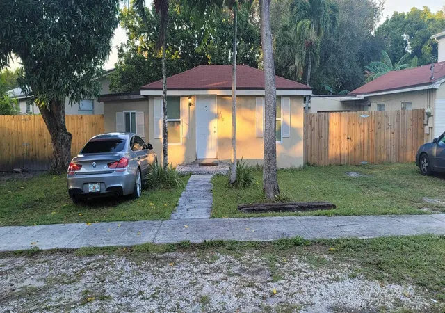 Homes for sale in Hollywood, FL | 5721 Fillmore St, Hollywood, FL 33021 | MLS# B26015191