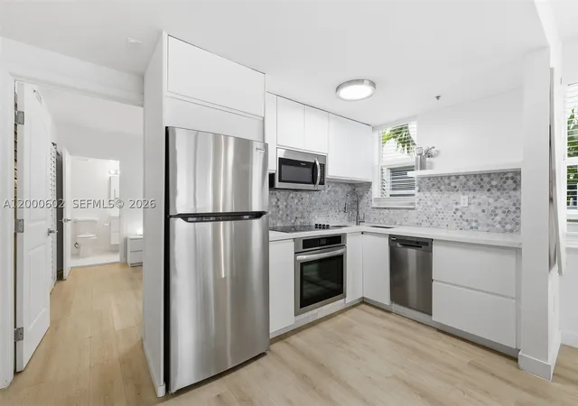 Listing Photo 4 - Condo for sale in building located at 1550 Drexel Ave, Miami Beach, FL 33139 - Unit #207