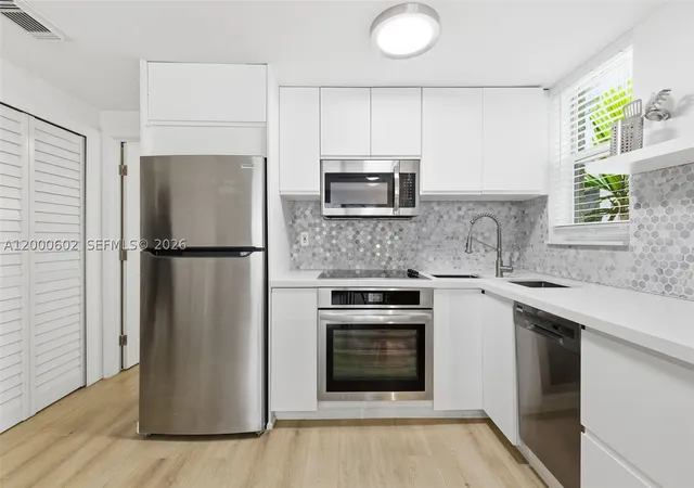 Listing Photo 5 - Condo for sale in building located at 1550 Drexel Ave, Miami Beach, FL 33139 - Unit #207