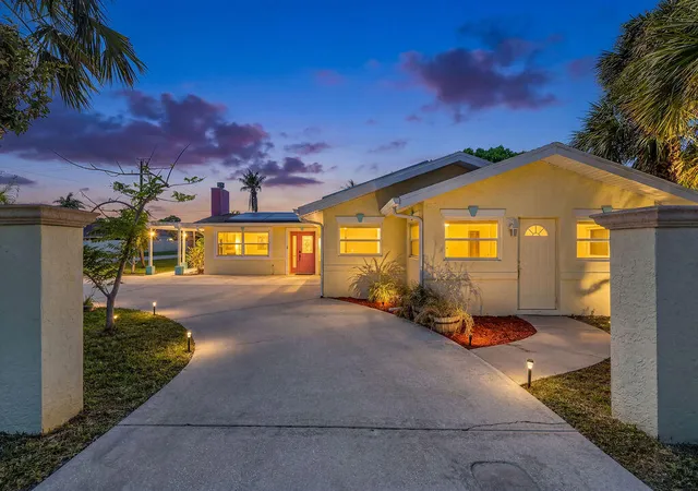 2nd image of 614 Se Flamingo Ave, Stuart, FL 34996 | MLS# B26015493