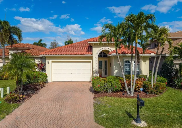 Homes for sale in Palm City, FL | 844 Sw Pebble Ln, Palm City, FL 34990 | MLS# B26015502