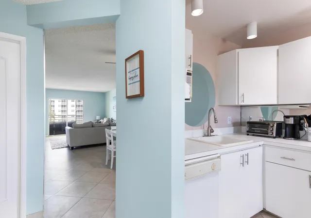5th image of 2731 Ne 14Th Street Cswy Ne #Apt 612, Pompano Beach, FL 33062 | MLS# B26015511