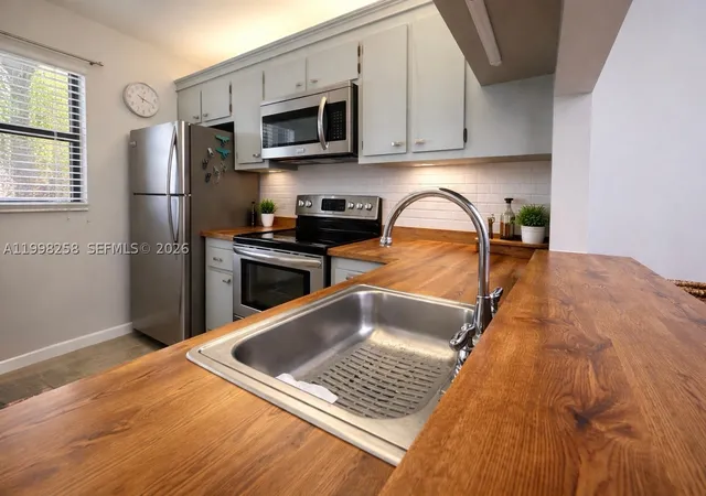 Photo 2 of Condo for sale at 7269 Golf Colony Ct #202, Lake Worth, FL 33467 | MLS# A11998258 | Listing updated on 2026-08-26