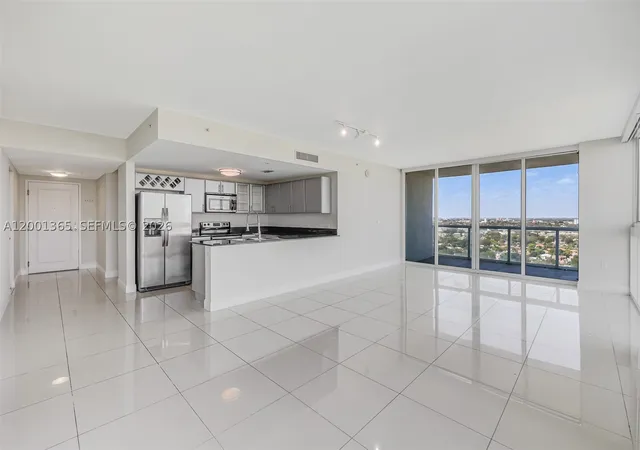 Listing Photo 3 - Condo for sale in building located at 1861 NW S River Dr, Aventura, FL 33125 - Unit #2006