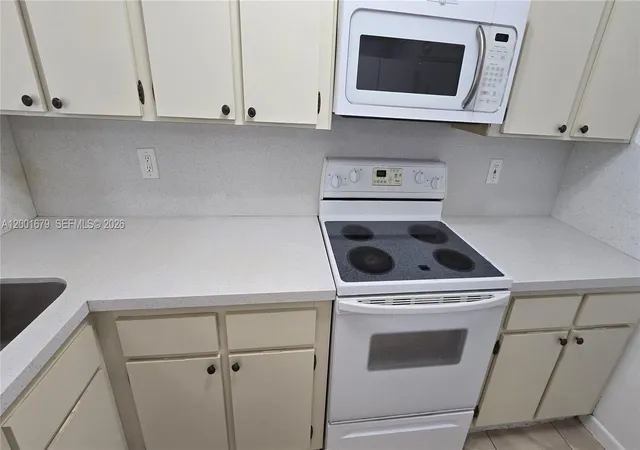 5th image of 2605 W 67Th Pl #23-10, Hialeah, FL 33016 | MLS# A12001679