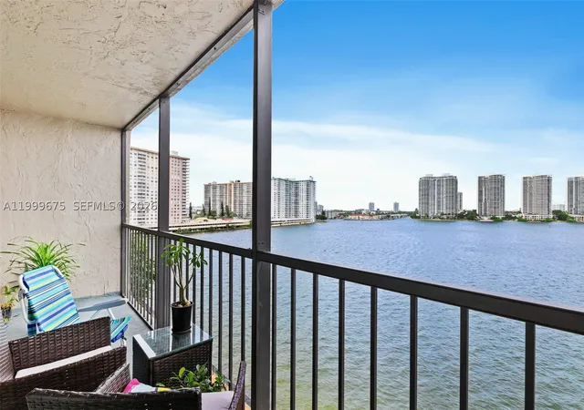 Listing Photo 4 - Condo for sale in building located at 17600 N Bay Rd, Sunny Isles Beach, FL 33160 - Unit #N701