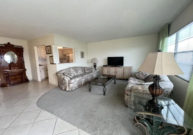 Homes for sale in Deerfield Beach, FL | 4116 Cambridge E, Deerfield Beach, FL 33442 | MLS# B26016196