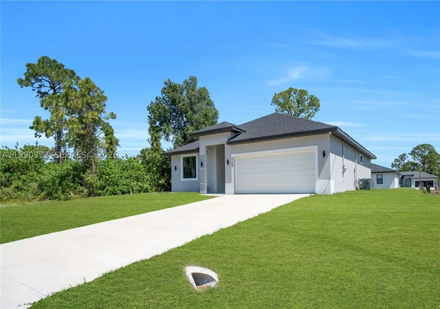 3rd image of 6208 Forest Court, La Belle, FL 33935 | MLS# A11990327