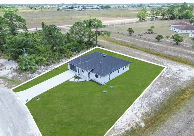 2nd image of 6045 Kumquat Cir, La Belle, FL 33935 | MLS# A11994694
