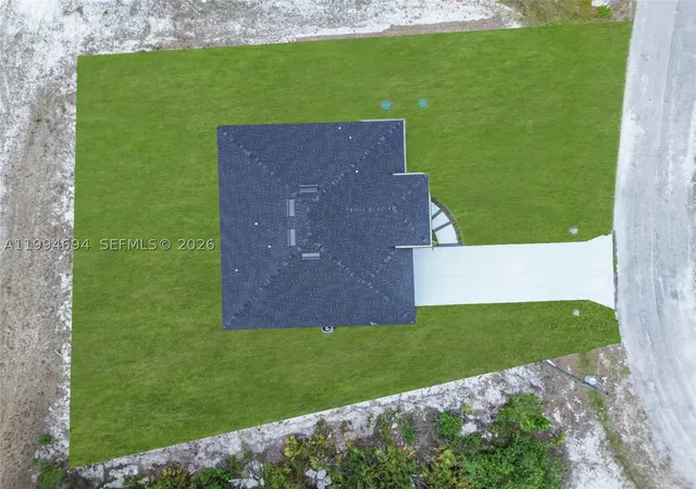 3rd image of 6045 Kumquat Cir, La Belle, FL 33935 | MLS# A11994694