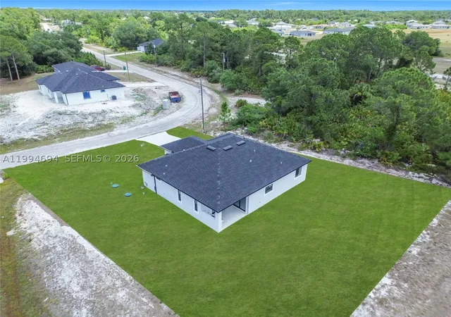 4th image of 6045 Kumquat Cir, La Belle, FL 33935 | MLS# A11994694