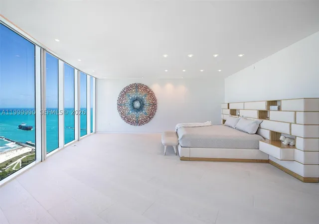 4th image of 300 S Pointe Dr #PH-5, Miami Beach, FL 33139 | MLS# A11999990