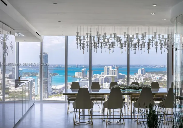 5th image of 300 S Pointe Dr #PH-5, Miami Beach, FL 33139 | MLS# A11999990