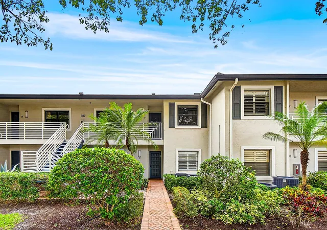 Homes for sale in Boynton Beach, FL | 35 Southport Ln #D, Boynton Beach, FL 33436 | MLS# B26016385