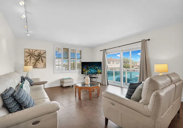 4th image of 1701 S Ocean Dr #203, Hollywood, FL 33019 | MLS# B26016392