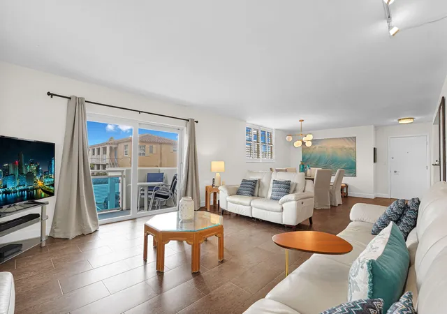 5th image of 1701 S Ocean Dr #203, Hollywood, FL 33019 | MLS# B26016392