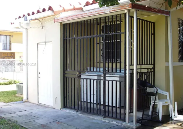 4th image of 1325 Sw 6Th St, Miami, FL 33135 | MLS# A11995942