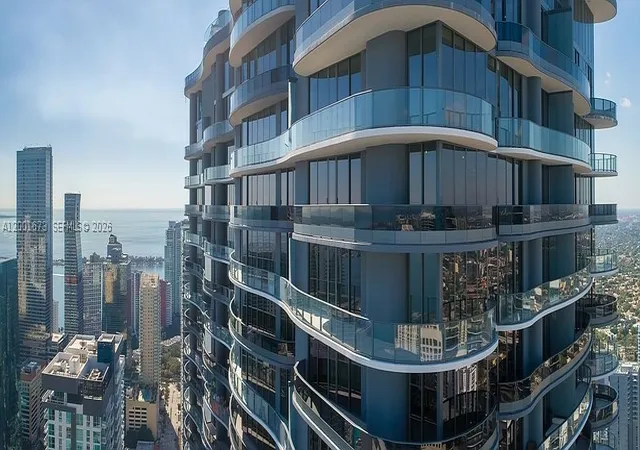 Homes for sale in Miami, FL | 1000 Brickell Plz #3904, Miami, FL 33131 | MLS# A12001673
