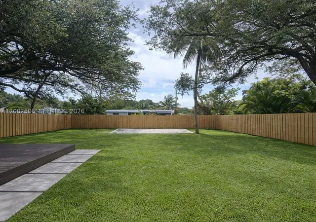 3rd image of 1242 Ne 145Th St, Miami, FL 33161 | MLS# A12002596