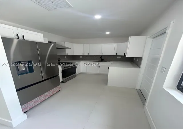4th image of 1242 Ne 145Th St, Miami, FL 33161 | MLS# A12002596