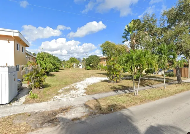 3rd image of 2239 Washington St, Hollywood, FL 33020 | MLS# A12002669