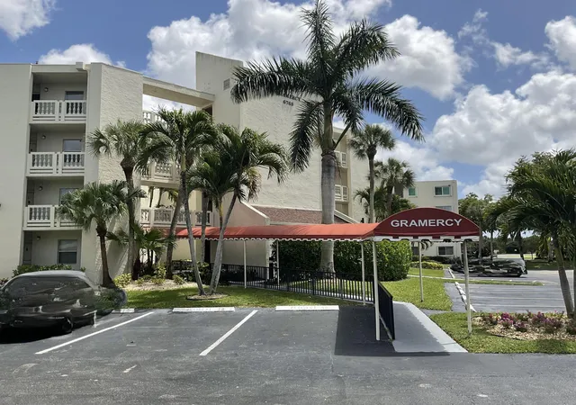 Homes for sale in Lake Worth, FL | 6768 N 10th Ave N #209, Lake Worth, FL 33467 | MLS# B26016544