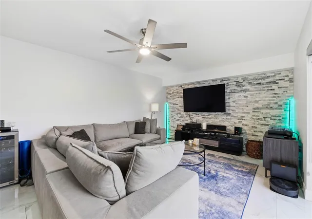 3rd image of 1017 10Th Wy, West Palm Beach, FL 33407 | MLS# B26016604