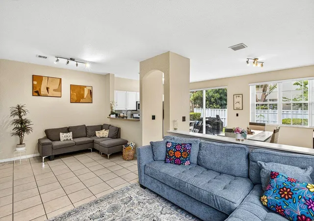 5th image of 9090 Nw 40Th Pl, Sunrise, FL 33351 | MLS# B26016631
