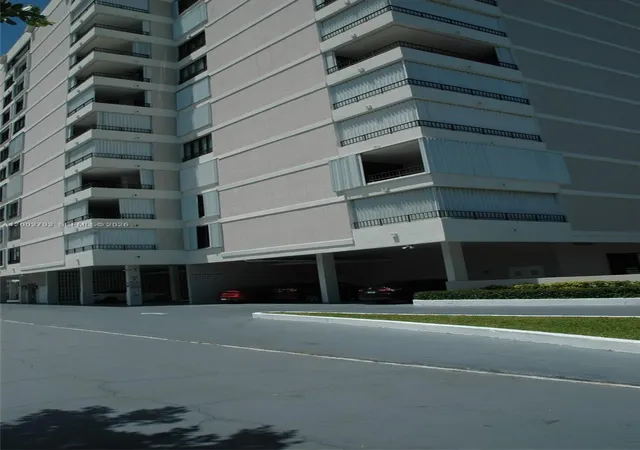 2nd image of 1401 S Ocean Blvd, Pompano Beach, FL 33062