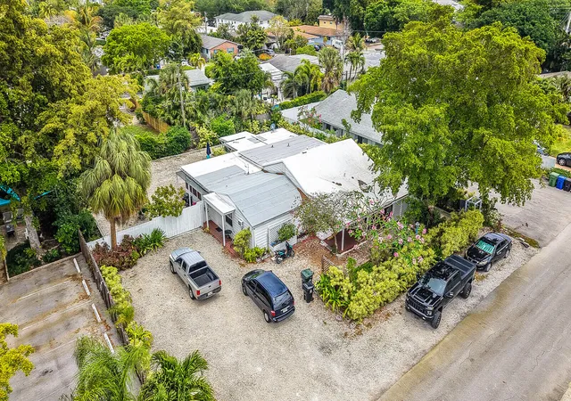 Homes for sale in Fort Lauderdale, FL | 1005 Ne 17Th St, Fort Lauderdale, FL 33305 | MLS# B26016744