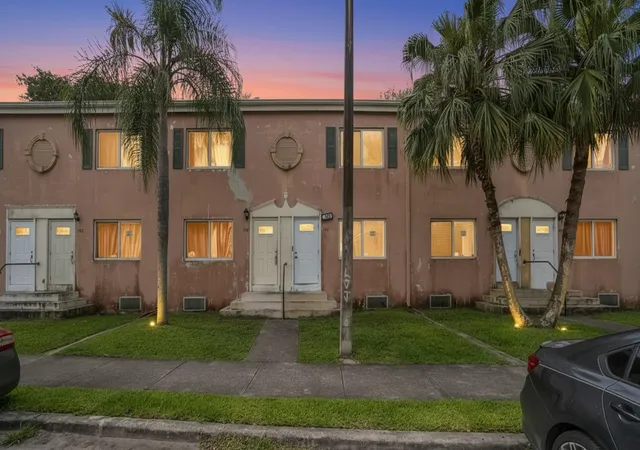 43rd image of 306 Nw 84th Ter #306, Miami, FL 33150 | MLS# B26016806