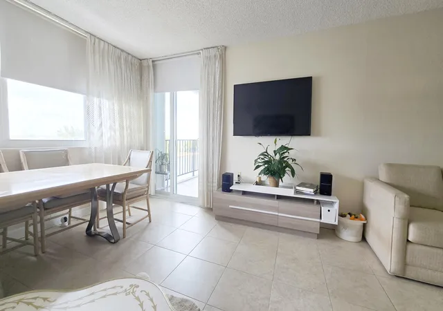 Homes for sale in Hollywood, FL | 1400 S Ocean Dr #505, Hollywood, FL 33019 | MLS# B26016950