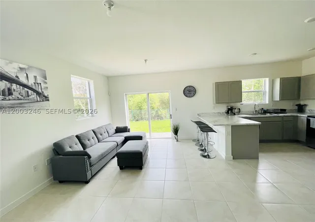 Photo 4 of Townhouse for sale at 916 Se 19Th St #916, Homestead, FL | MLS# A12003246 | Listing updated on 2026-07-06