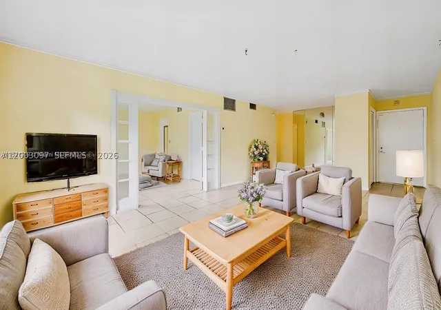 Photo 2 of Condo for sale at 124 Ne 19th Ct #114B, Wilton Manors, FL 33305 | MLS# A12003097 | Listing updated on 2026-04-18