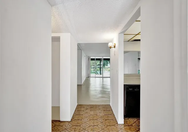 5th image of 1811 Sabal Palm Dr, Plantation, FL 33324
