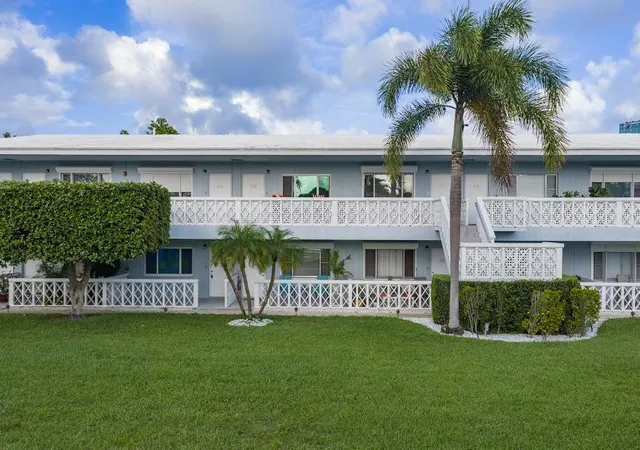 3rd image of 2170 Ne 51St Ct, North Lauderdale, FL 33308