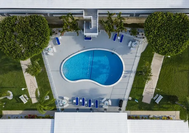 4th image of 2170 Ne 51St Ct, North Lauderdale, FL 33308