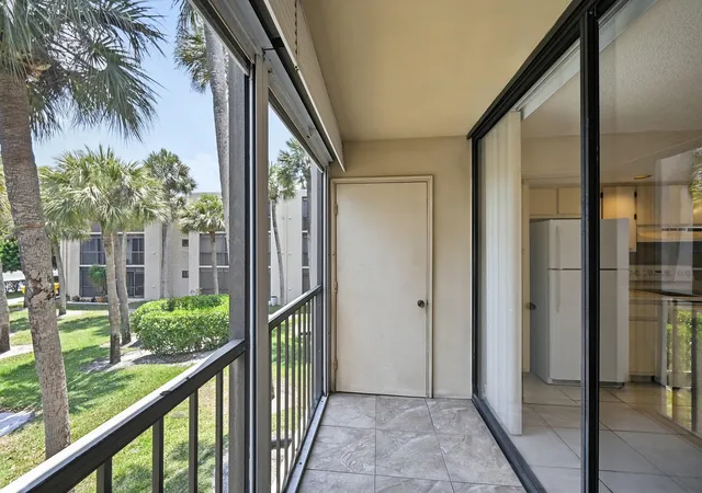 2nd image of 5370 Las Verdes Cir #219, Delray Beach, FL 33484 | MLS# B26017082